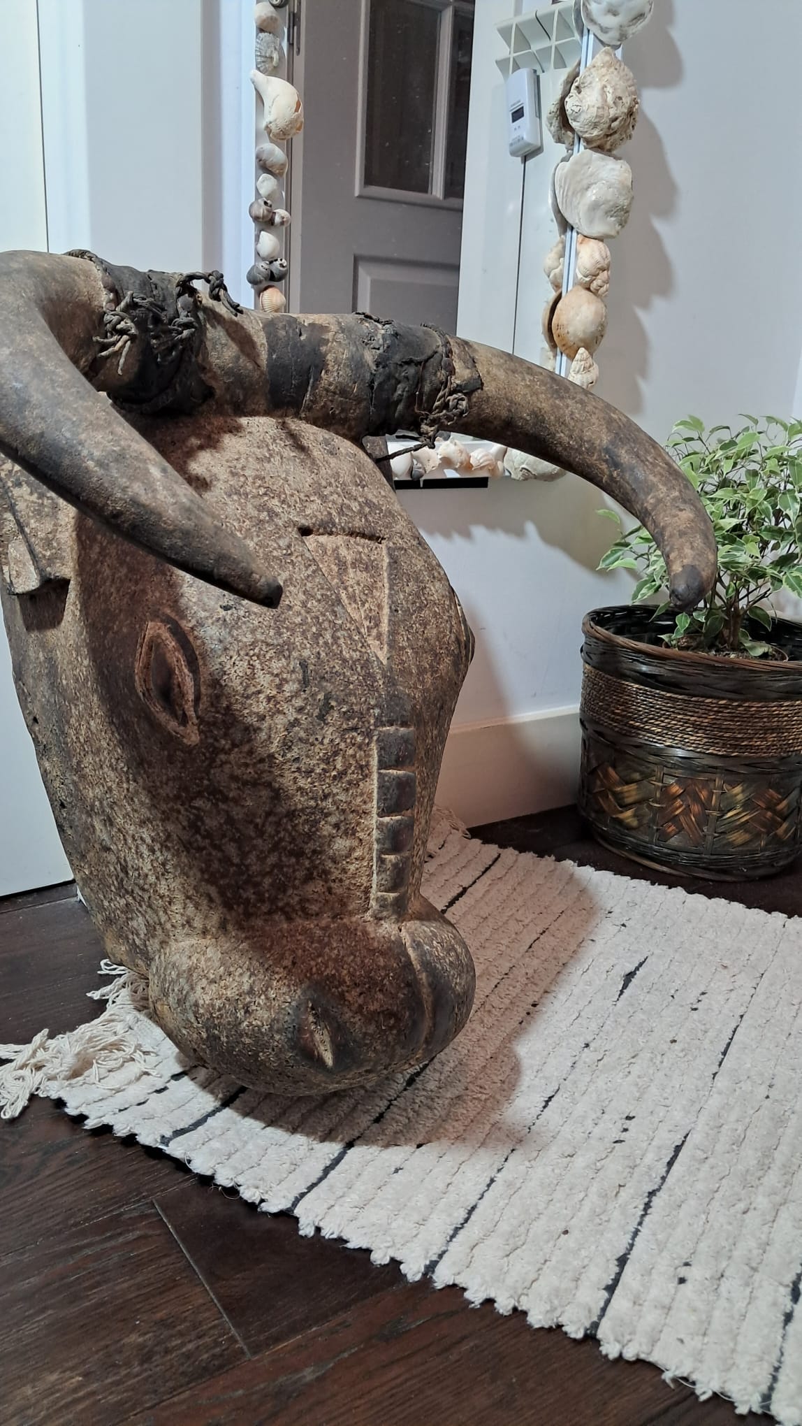 Máscara de toro de madera — Senegal, más de 100 años
